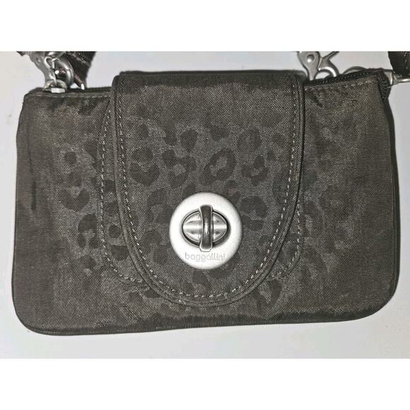 Baggallini Mini Brown Leopard Nylon Crossbody Wristlet Bag Turn Lock 7.25x5x1 - Picture 5 of 11